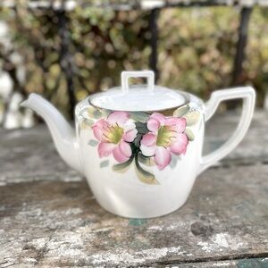 Noritake Azalea white floral teapot